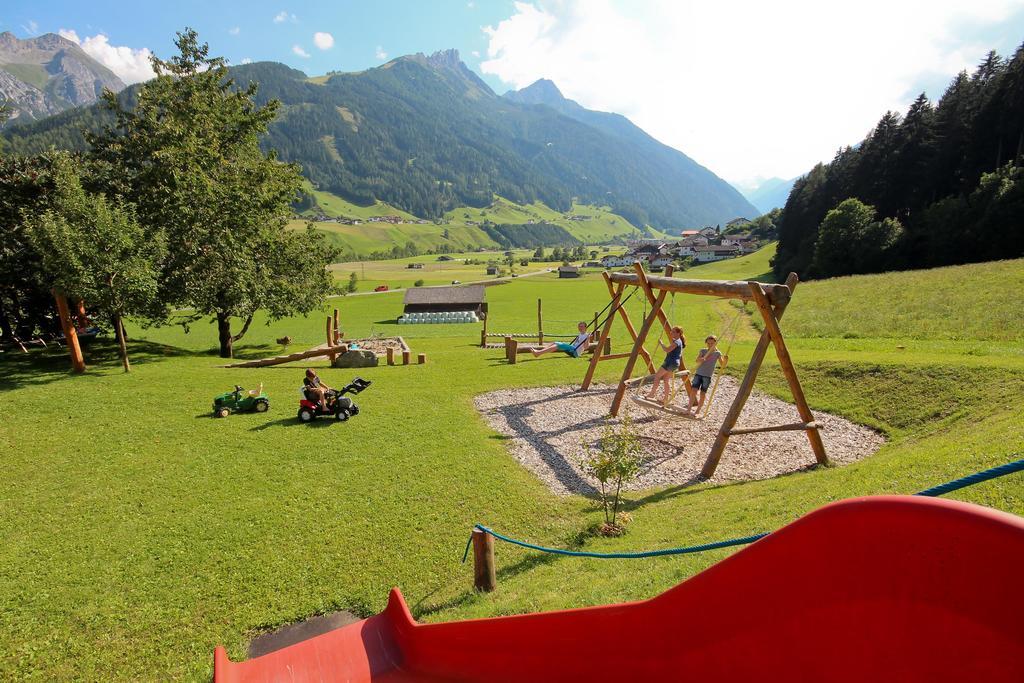 Hotel Ladestatthof Neustift im Stubaital Exterior foto