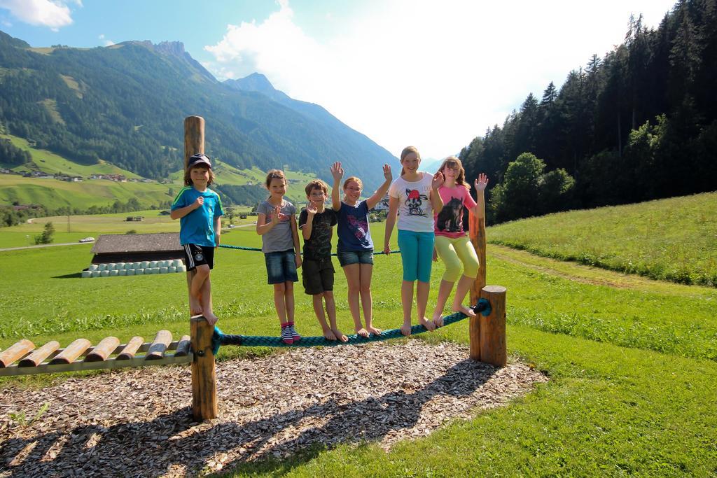 Hotel Ladestatthof Neustift im Stubaital Exterior foto
