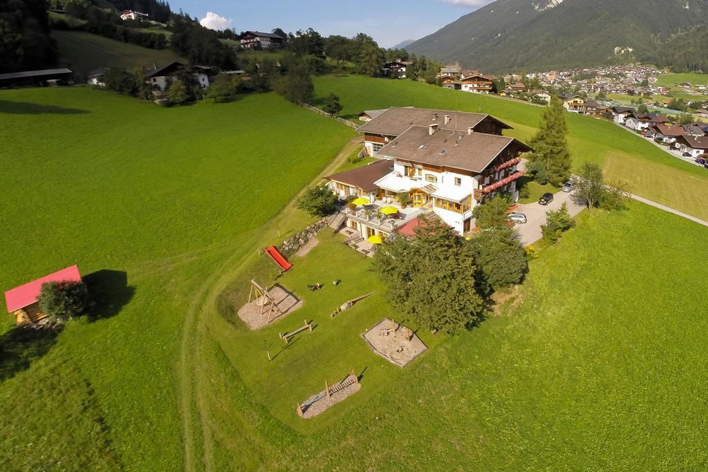 Hotel Ladestatthof Neustift im Stubaital Exterior foto