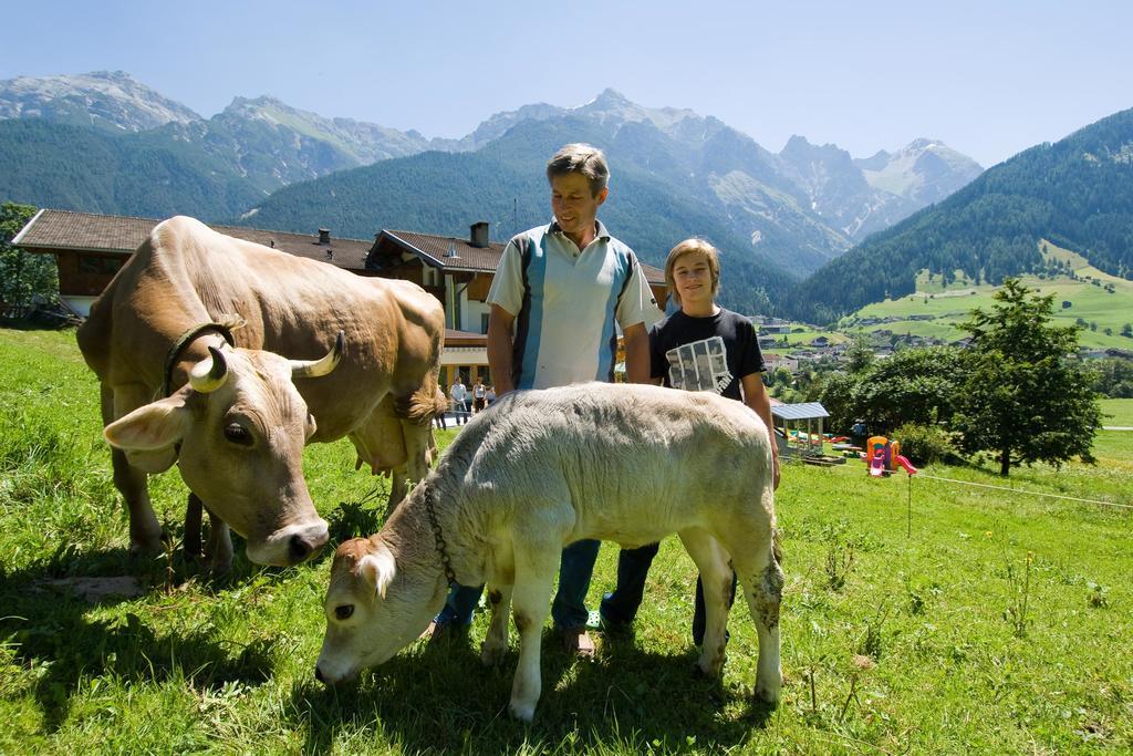 Hotel Ladestatthof Neustift im Stubaital Exterior foto