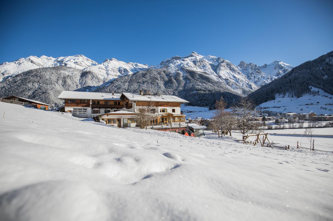 Hotel Ladestatthof Neustift im Stubaital Exterior foto