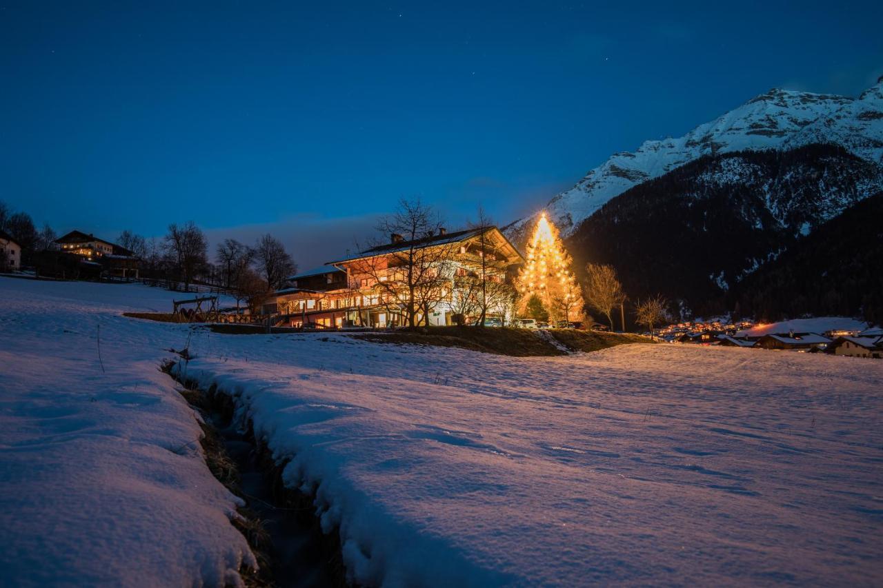 Hotel Ladestatthof Neustift im Stubaital Exterior foto